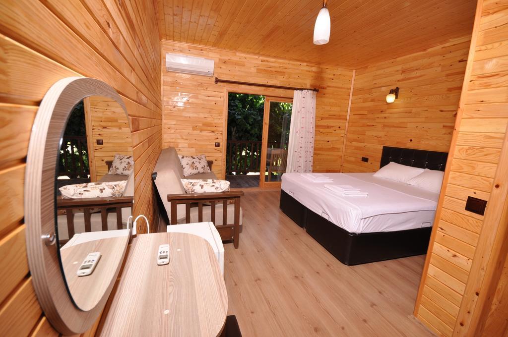 Cesur Pansiyon Hotel Чирали Екстериор снимка