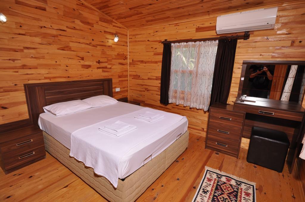 Cesur Pansiyon Hotel Чирали Екстериор снимка